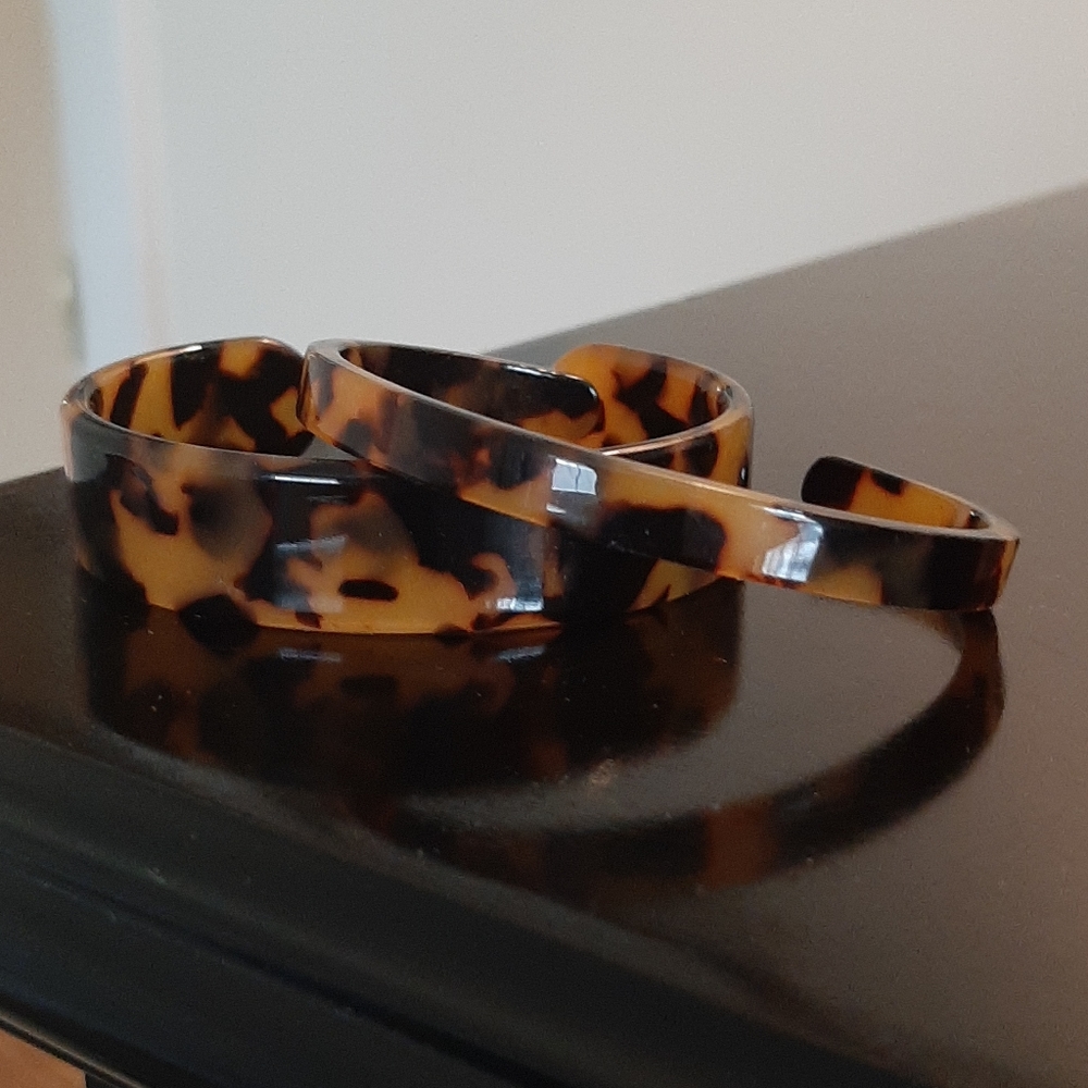 Tortoise shell cuffs - Picture 5 of 5